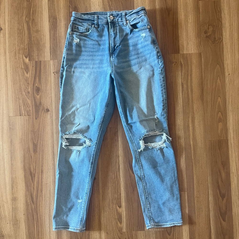 American eagle distressed curvy mom Jean